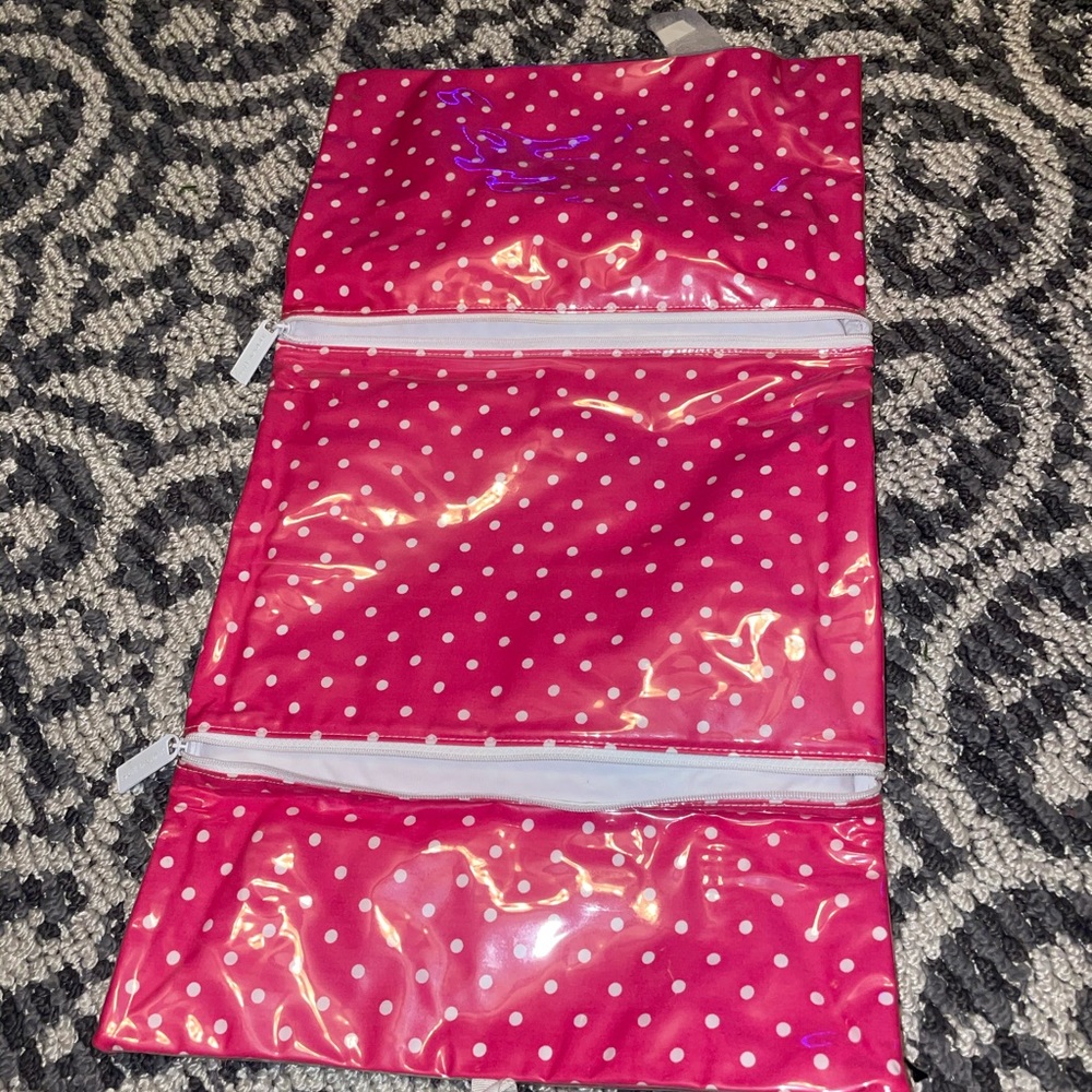 Foldable makeup pack